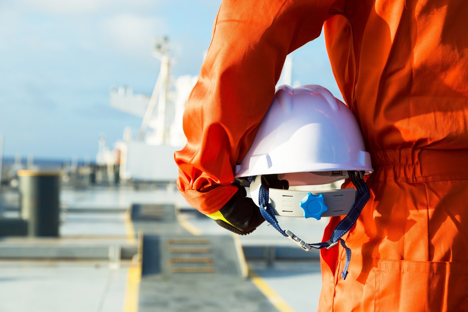 Container ship and cargo